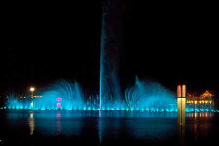 鸳鸯湖水上音乐喷泉
